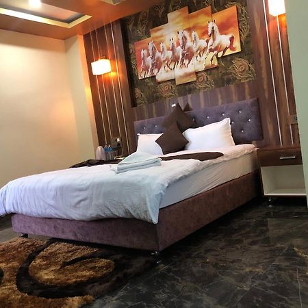 Hotel Hot Pot, Dhangadhi Экстерьер фото