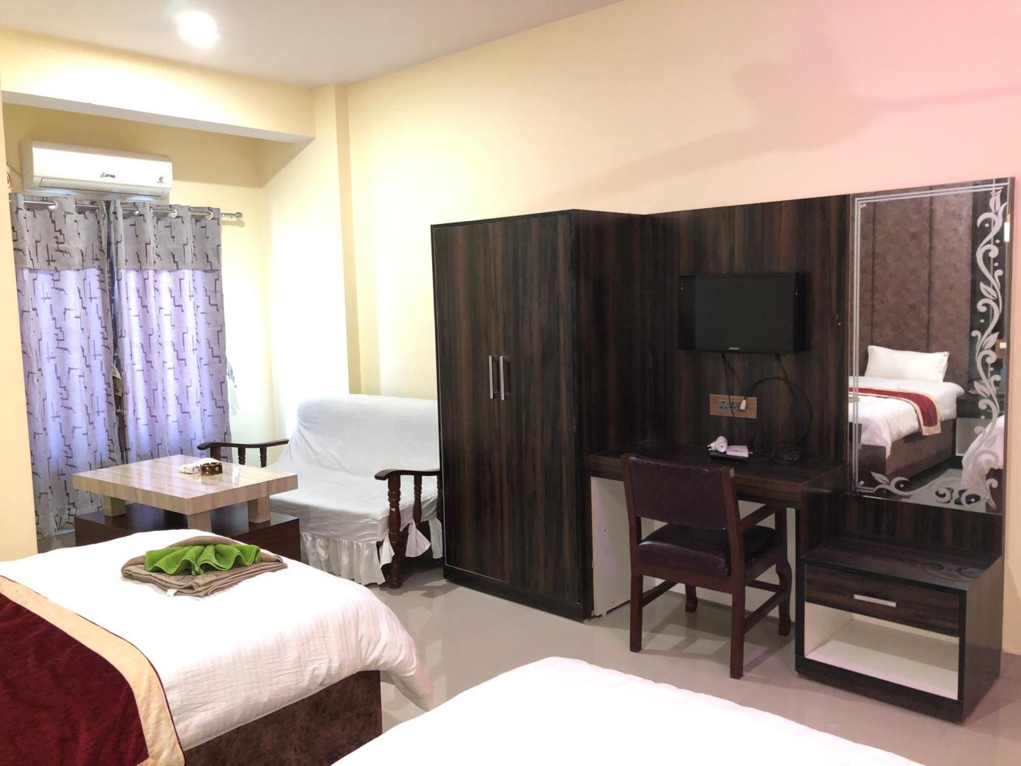 Hotel Hot Pot, Dhangadhi Экстерьер фото