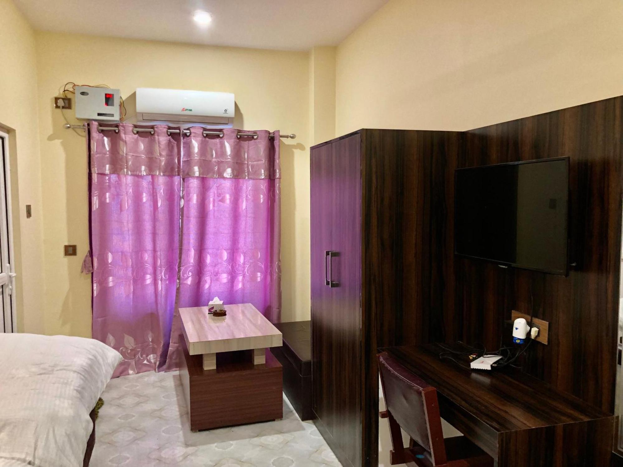 Hotel Hot Pot, Dhangadhi Экстерьер фото
